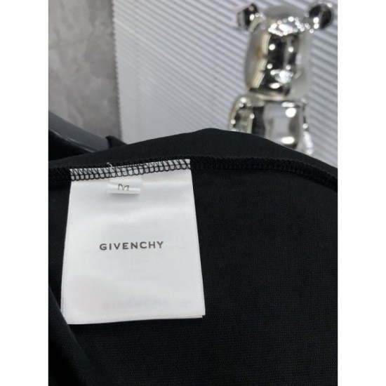 2024SS Many people buy it for adults GIVENCHY Short sleeve T-shirt 2024SS Many people buy it for adults GIVENCHY Short sleeve T-shirt