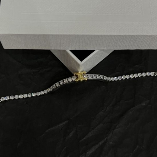 CELINE Celine 2024SS bracelet that is useful during the change of seasons CELINE Celine 2024SS bracelet that is useful during the change of seasons