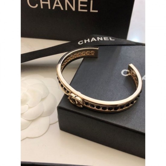 Popular item in magazines and on the streets 2024SS Bracelet CHANEL Popular item in magazines and on the streets 2024SS Bracelet CHANEL