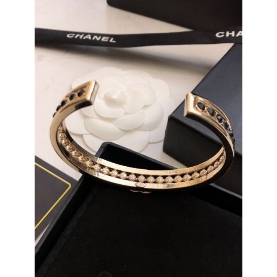 Popular item in magazines and on the streets 2024SS Bracelet CHANEL Popular item in magazines and on the streets 2024SS Bracelet CHANEL