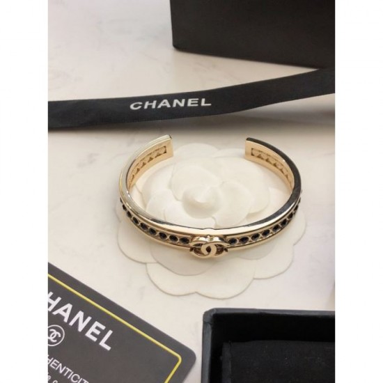 Popular item in magazines and on the streets 2024SS Bracelet CHANEL Popular item in magazines and on the streets 2024SS Bracelet CHANEL