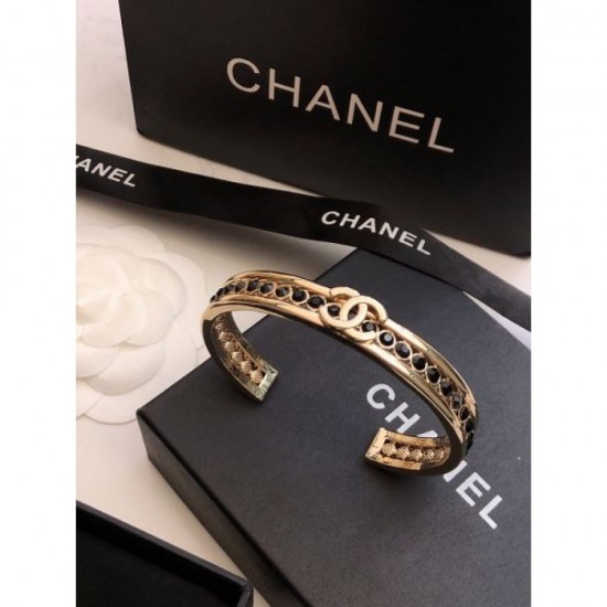 Popular item in magazines and on the streets 2024SS Bracelet CHANEL Popular item in magazines and on the streets 2024SS Bracelet CHANEL