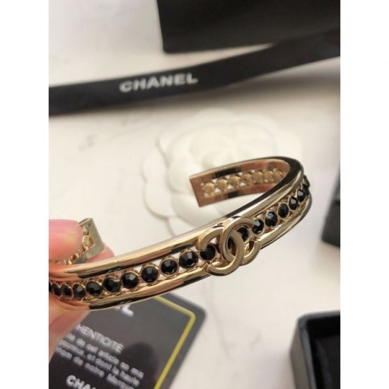 Popular item in magazines and on the streets 2024SS Bracelet CHANEL Popular item in magazines and on the streets 2024SS Bracelet CHANEL