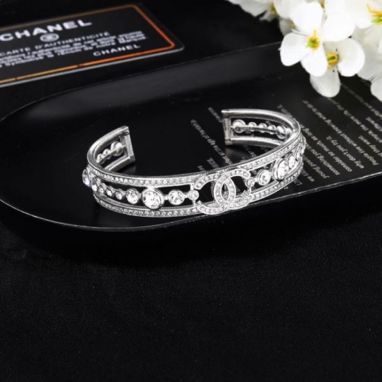 Happy arrival on sale 2024SS Bracelet CHANEL Chanel Happy arrival on sale 2024SS Bracelet CHANEL Chanel