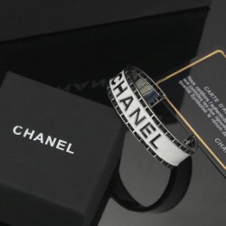 CHANEL 2024SS Bracelet with an elegant summer feel