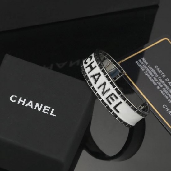 CHANEL 2024SS Bracelet with an elegant summer feel CHANEL 2024SS Bracelet with an elegant summer feel