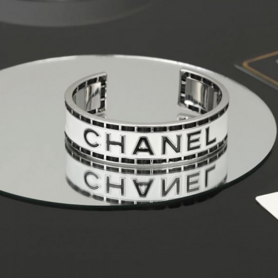 CHANEL 2024SS Bracelet with an elegant summer feel CHANEL 2024SS Bracelet with an elegant summer feel