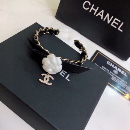 CHANEL CHANEL 2024SS bracelet has a fashionable feel this season CHANEL CHANEL 2024SS bracelet has a fashionable feel this season