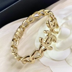 CHANEL New 2024SS bracelet in pursuit of CHANEL trends