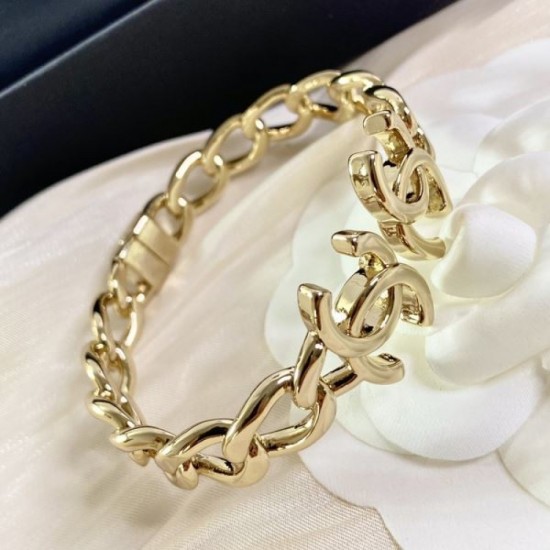 CHANEL New 2024SS bracelet in pursuit of CHANEL trends CHANEL New 2024SS bracelet in pursuit of CHANEL trends