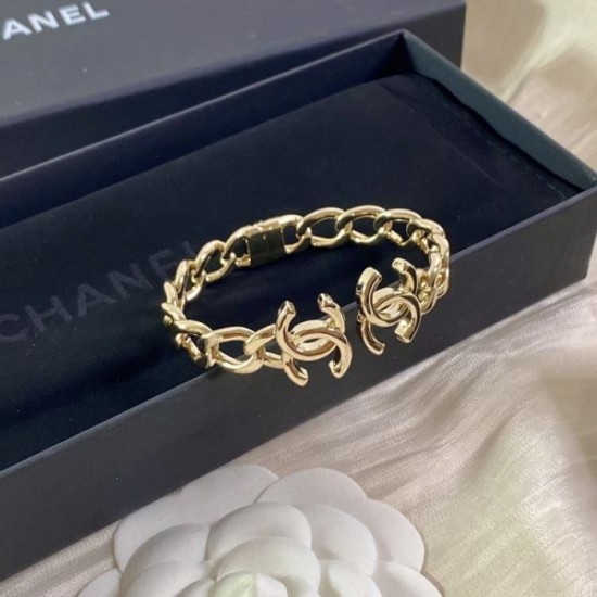 CHANEL New 2024SS bracelet in pursuit of CHANEL trends CHANEL New 2024SS bracelet in pursuit of CHANEL trends