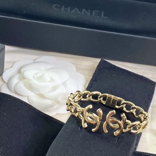 CHANEL New 2024SS bracelet in pursuit of CHANEL trends CHANEL New 2024SS bracelet in pursuit of CHANEL trends