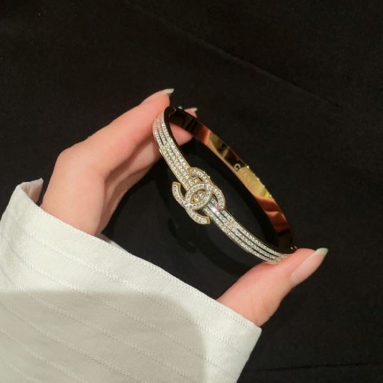 CHANEL Spring/Summer Continuing Trend 2024SS Bracelet CHANEL Spring/Summer Continuing Trend 2024SS Bracelet