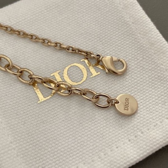 2024SS Bracelet DIOR that will enliven your summer mood 2024SS Bracelet DIOR that will enliven your summer mood