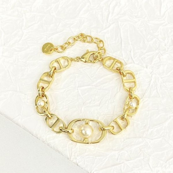 2024SS Bracelet DIOR continues to attract attention in spring and summer 2024SS Bracelet DIOR continues to attract attention in spring and summer