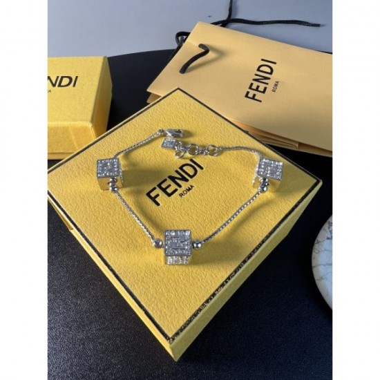 2024SS bracelet you should wear this summer FENDI 2024SS bracelet you should wear this summer FENDI