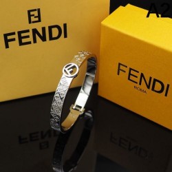 FENDI 2024SS bracelet that is popular every season