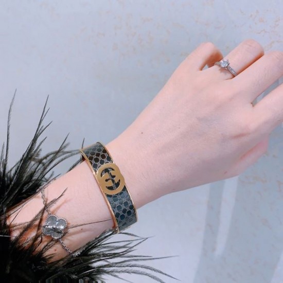 Many new favorite celebrities 2024SS bracelet GUCCI Gucci Many new favorite celebrities 2024SS bracelet GUCCI Gucci