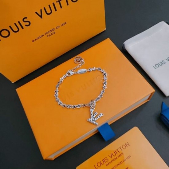 2024SS LOUIS VUITTON Louis Vuitton bracelet full of sparkling luxury 2024SS LOUIS VUITTON Louis Vuitton bracelet full of sparkling luxury