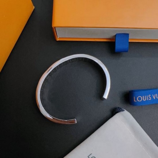 2024SS LOUIS VUITTON Louis Vuitton bracelet sold out this time! 2024SS LOUIS VUITTON Louis Vuitton bracelet sold out this time!