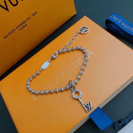 LOUIS VUITTON Overwhelming luxury 2024SS bracelet LOUIS VUITTON Overwhelming luxury 2024SS bracelet