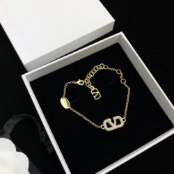 This summer's favorite 2024SS bracelet VALENTINO