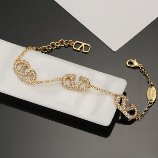 VALENTINO Novel Style 2024SS Bracelet VALENTINO Novel Style 2024SS Bracelet