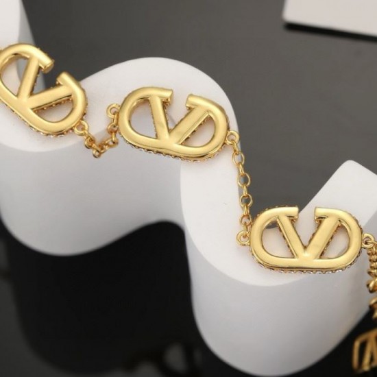 VALENTINO Novel Style 2024SS Bracelet VALENTINO Novel Style 2024SS Bracelet