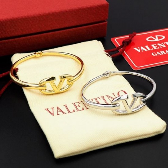 VALENTINO 2024SS bracelet that expresses individuality VALENTINO 2024SS bracelet that expresses individuality