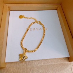 VERSACE Especially noteworthy 2024SS bracelet