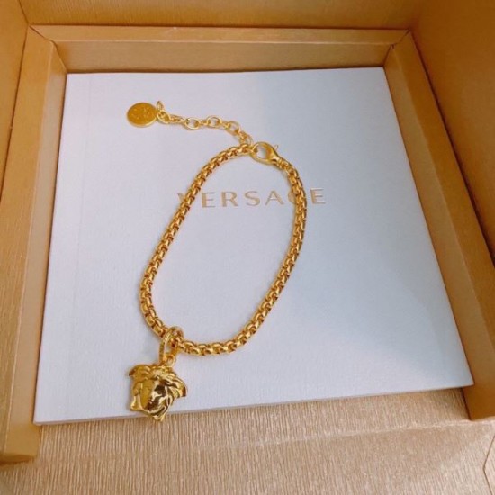 VERSACE Especially noteworthy 2024SS bracelet VERSACE Especially noteworthy 2024SS bracelet