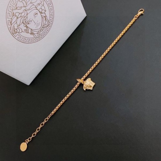 VERSACE Especially noteworthy 2024SS bracelet VERSACE Especially noteworthy 2024SS bracelet