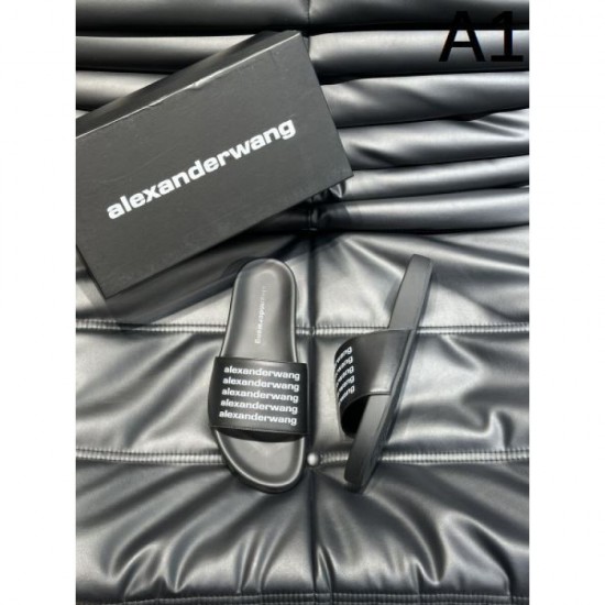 ALEXANDER WANG 2024SS men's slippers that will definitely be popular this summer ALEXANDER WANG 2024SS men's slippers that will definitely be popular this summer