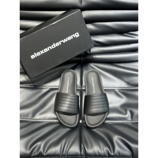 ALEXANDER WANG 2024SS men's slippers that will definitely be popular this summer ALEXANDER WANG 2024SS men's slippers that will definitely be popular this summer