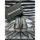 ALEXANDER WANG 2024SS men's slippers that will definitely be popular this summer ALEXANDER WANG 2024SS men's slippers that will definitely be popular this summer