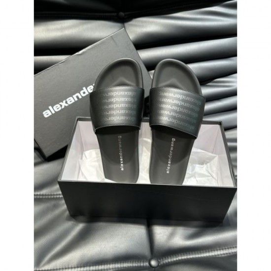ALEXANDER WANG 2024SS men's slippers that will definitely be popular this summer ALEXANDER WANG 2024SS men's slippers that will definitely be popular this summer