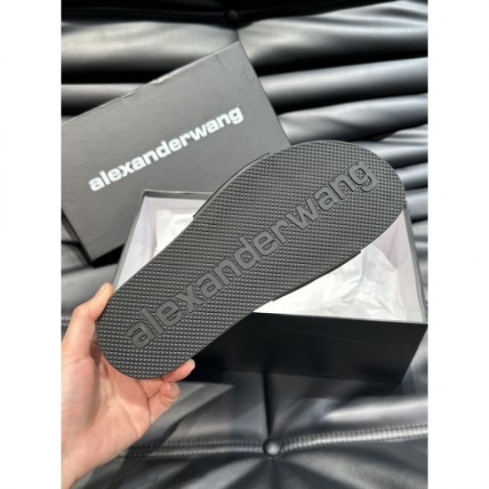 ALEXANDER WANG 2024SS men's slippers that will definitely be popular this summer ALEXANDER WANG 2024SS men's slippers that will definitely be popular this summer