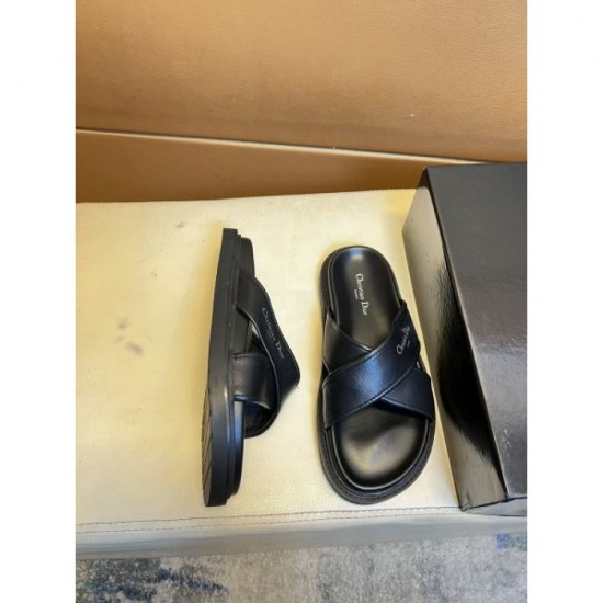 DIOR New Summer 2024SS Men's Slippers that can create a new look DIOR New Summer 2024SS Men's Slippers that can create a new look