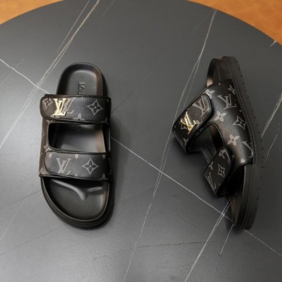 LOUIS VUITTON Explosively popular in summer 2024SS Men's slippers LOUIS VUITTON Explosively popular in summer 2024SS Men's slippers