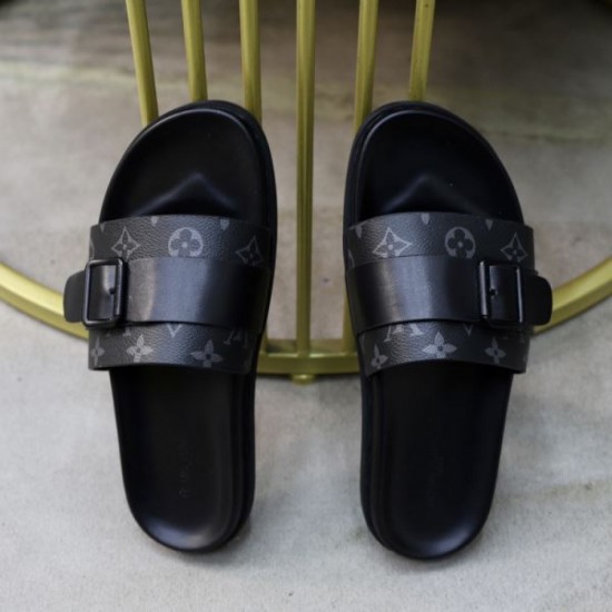 LOUIS VUITTON 2024SS men's slippers that are useful regardless of the season LOUIS VUITTON 2024SS men's slippers that are useful regardless of the season