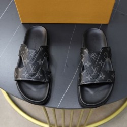 LOUIS VUITTON Enjoy fashion! 2024SS Men's slippers