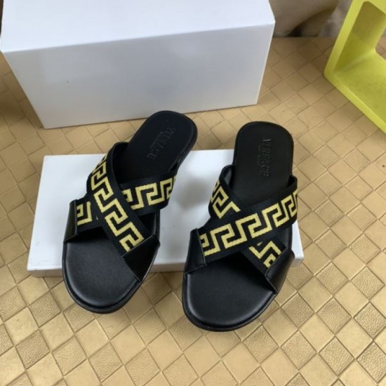 VERSACE Versace Spring/Summer Super Popular Instant Sold Out 2024SS Men's Sandals VERSACE Versace Spring/Summer Super Popular Instant Sold Out 2024SS Men's Sandals