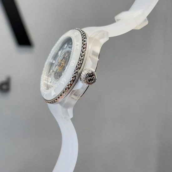 2024SS Eye-catching design with distinctive GUCCI watch 2024SS Eye-catching design with distinctive GUCCI watch