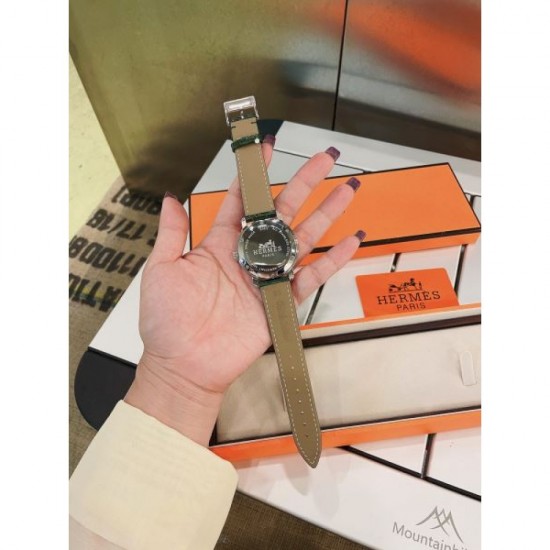 2024SS Unique item that will be the main character HERMES Watch Watch 2024SS Unique item that will be the main character HERMES Watch Watch