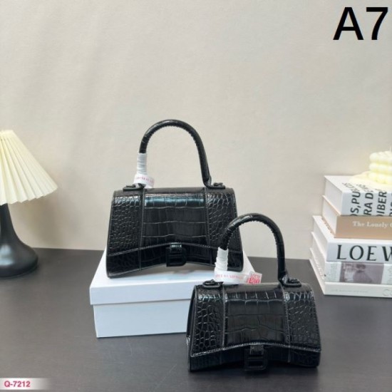 Super popular beautiful item on sale 2024SS tote bag BALENCIAGA Balenciaga Super popular beautiful item on sale 2024SS tote bag BALENCIAGA Balenciaga