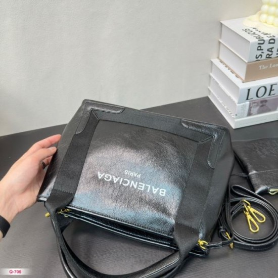 Happy arrival on sale 2024SS tote bag BALENCIAGA Balenciaga Happy arrival on sale 2024SS tote bag BALENCIAGA Balenciaga