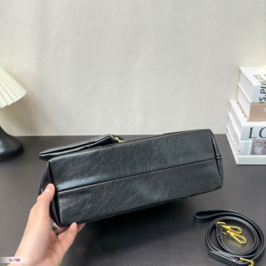 Happy arrival on sale 2024SS tote bag BALENCIAGA Balenciaga Happy arrival on sale 2024SS tote bag BALENCIAGA Balenciaga