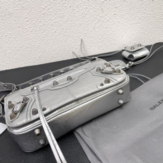 BALENCIAGA Balenciaga 2024FW A new masterpiece shoulder bag with high demand BALENCIAGA Balenciaga 2024FW A new masterpiece shoulder bag with high demand