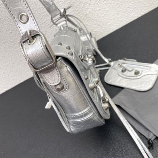 BALENCIAGA Balenciaga 2024FW A new masterpiece shoulder bag with high demand BALENCIAGA Balenciaga 2024FW A new masterpiece shoulder bag with high demand