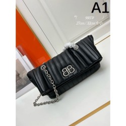 BALENCIAGA Balenciaga 2024FW Tote bag that is gaining attention now